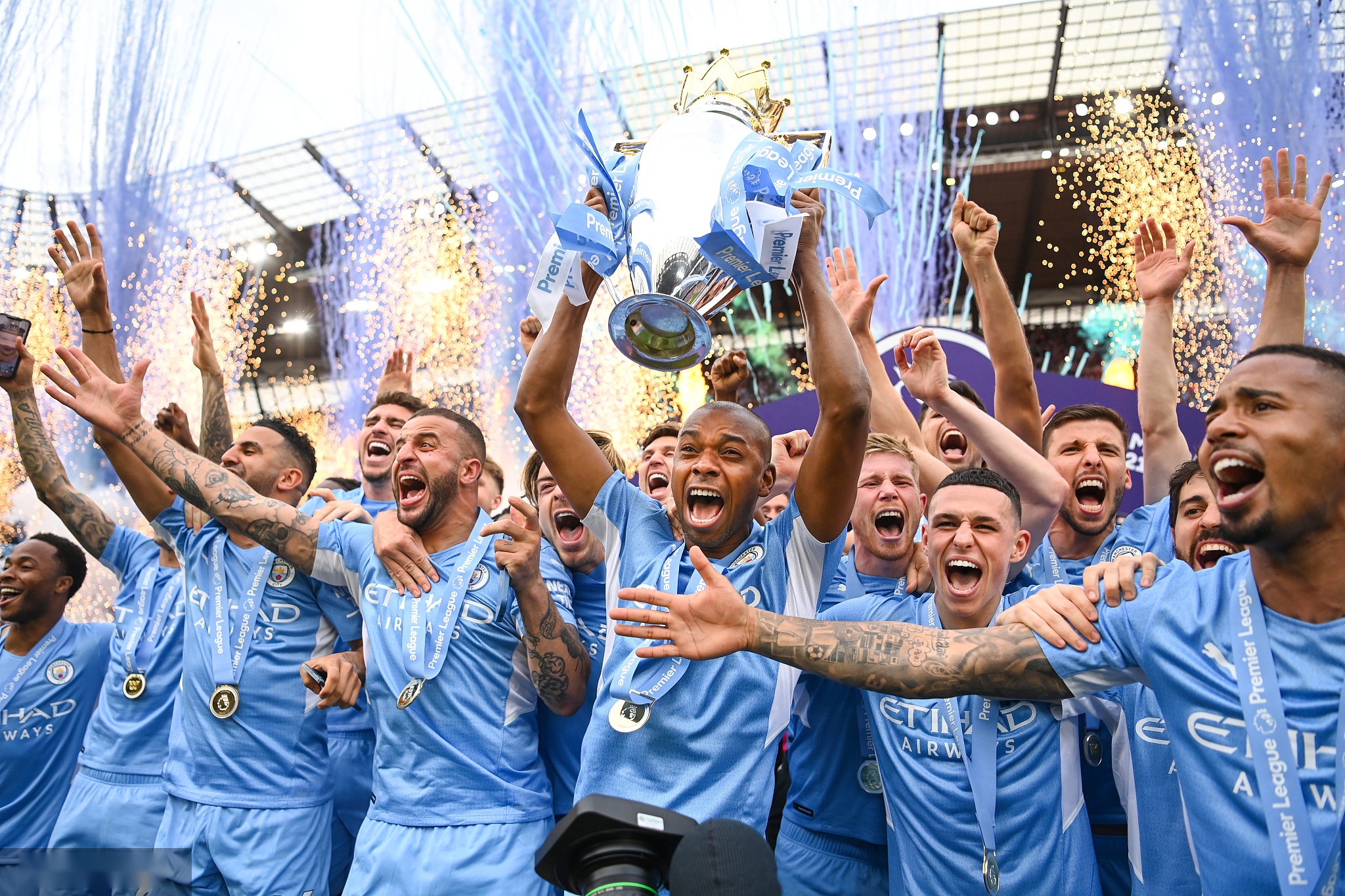 但他依然凭 但他依然凭